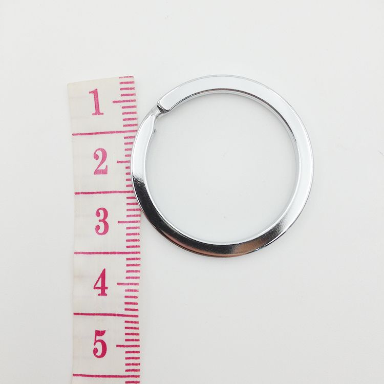 Long-term stock supply of various keychains, keyrings, keychains, 2-yuan store supply per bucket Item Picture