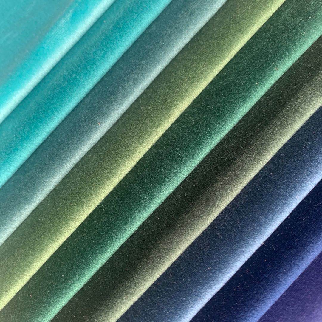 Factory direct sales of polyester fabric sofas, cushions, clothing, cotton-padded clothes, curtains, multi-color warp knitted velvet, bags, stationery and materials detail image 2