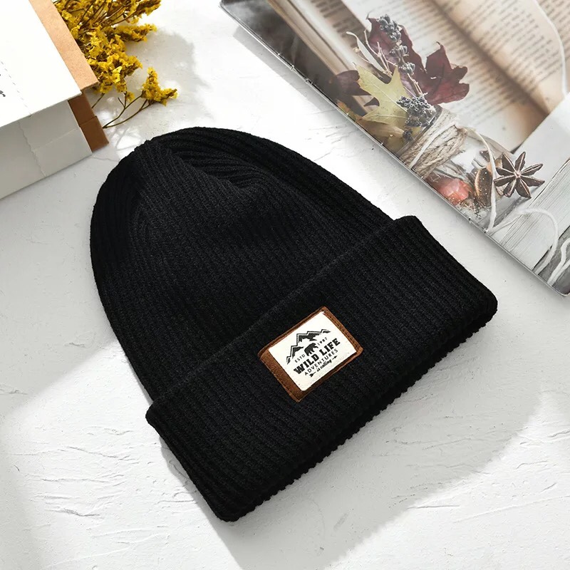 New autumn and winter hats: Men's cold-proof and warm pullover knitted hat, women's outdoor cycling thickened solid color woolen hat Item Picture
