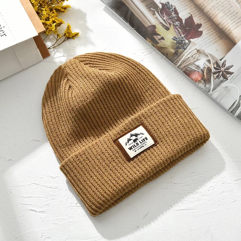 New autumn and winter hats: Men's cold-proof and warm pullover knitted hat, women's outdoor cycling thickened solid color woolen hat detail image 9