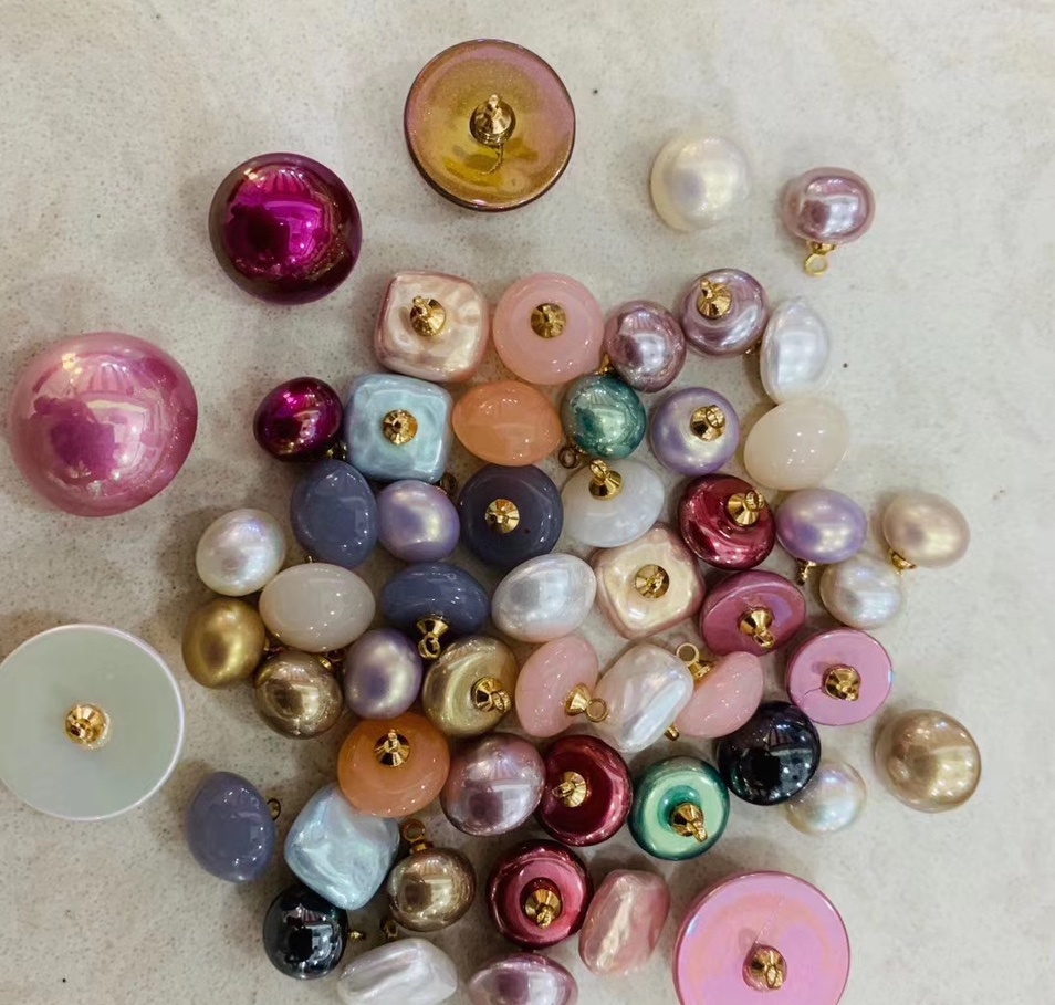 Half of the eyes are like sheep's beads