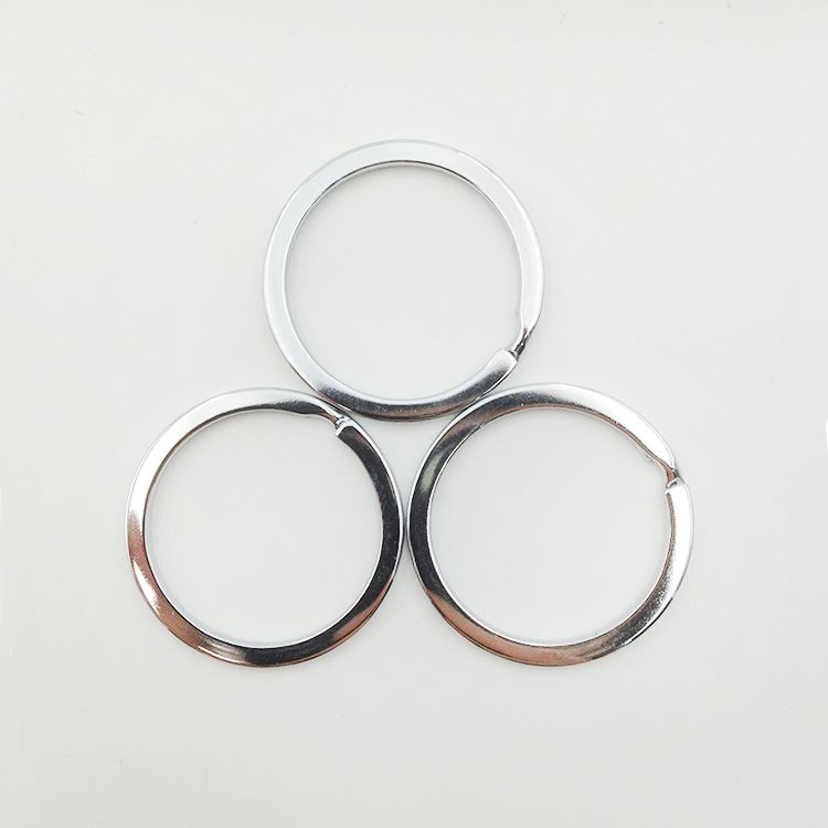 Long-term stock supply of various keychains, keyrings, keychains, 2-yuan store supply per bucket Specification image