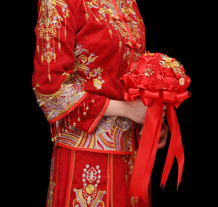 Chinese-style simulated foam silk fabric for Phoenix wedding bride's grand red festive bouquet wedding photography outdoor props detail image 12