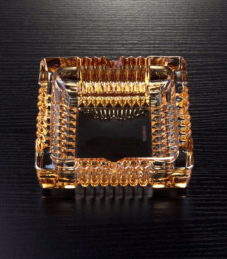 欧式烟灰缸创意玻璃烟缸 琥珀色