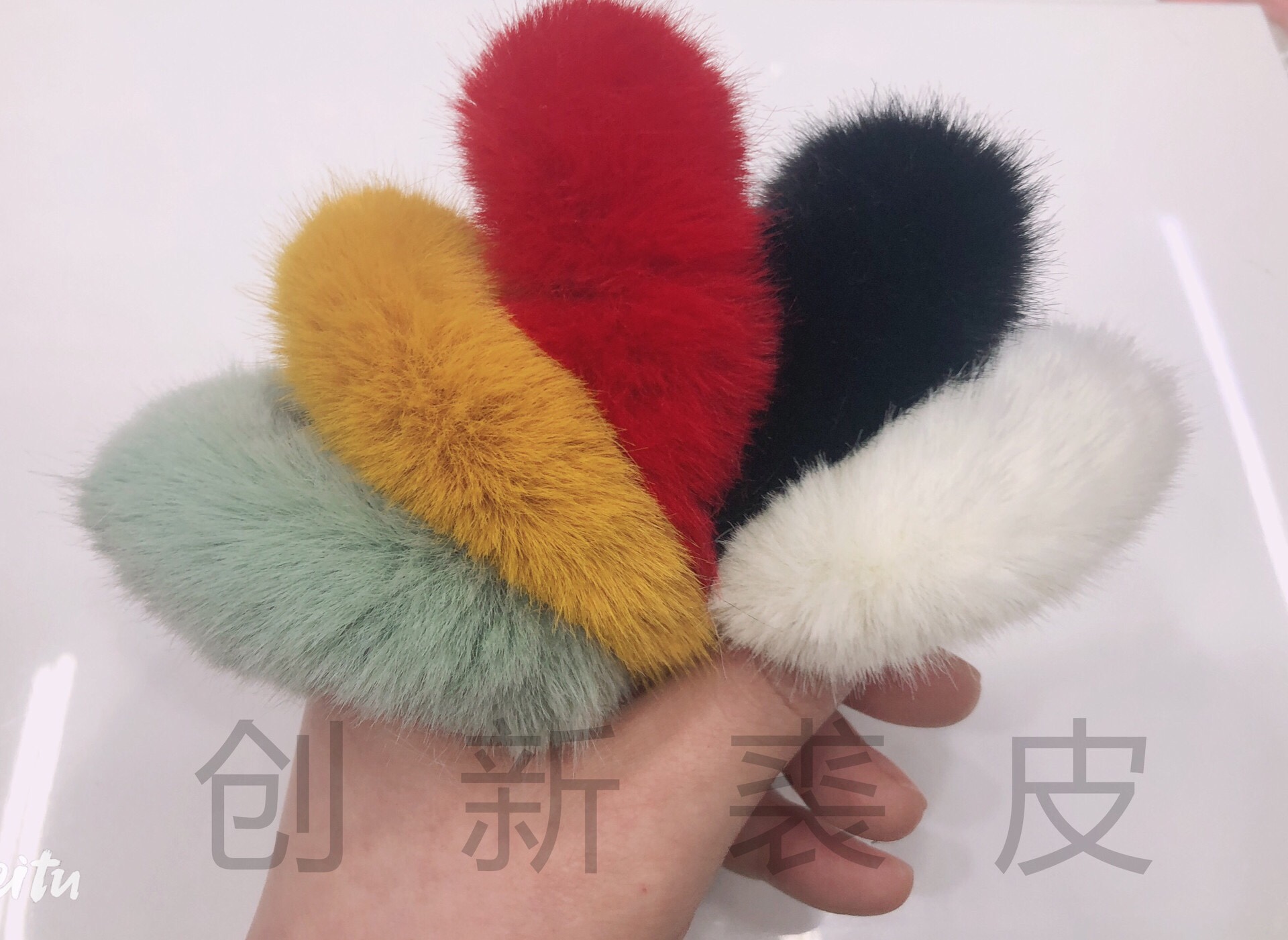 Portable transparent bag of flower hair accessory, fashionable and simple style. Hair accessory, headwear accessory, acrylic transparent flower, transparent bag clip detail image 7