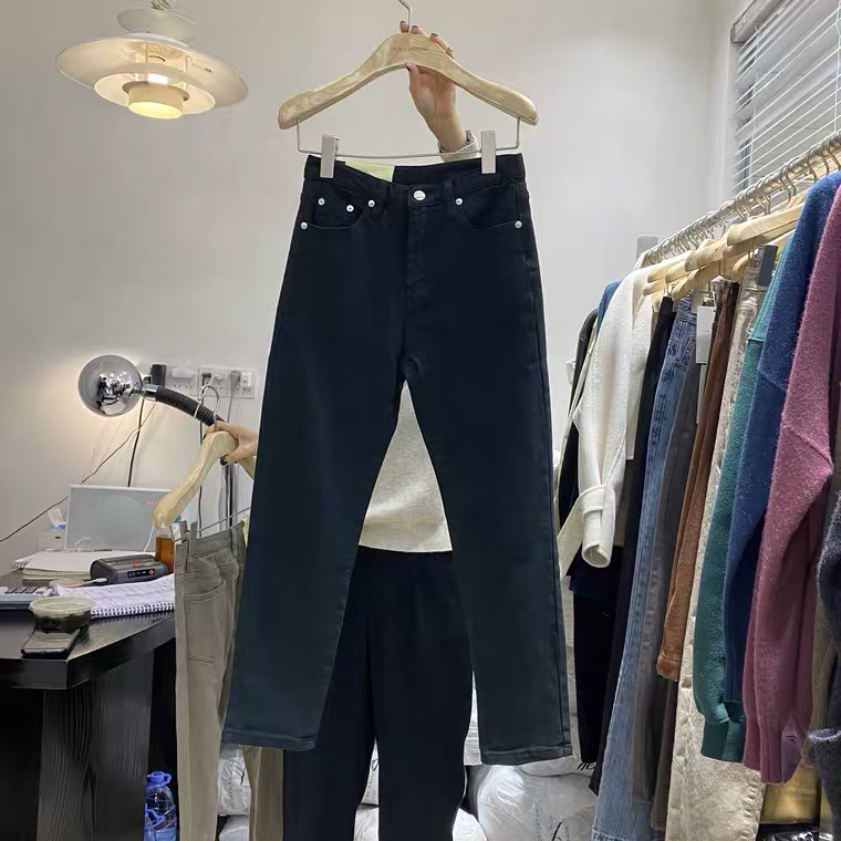 韩版直筒牛仔裤产品图