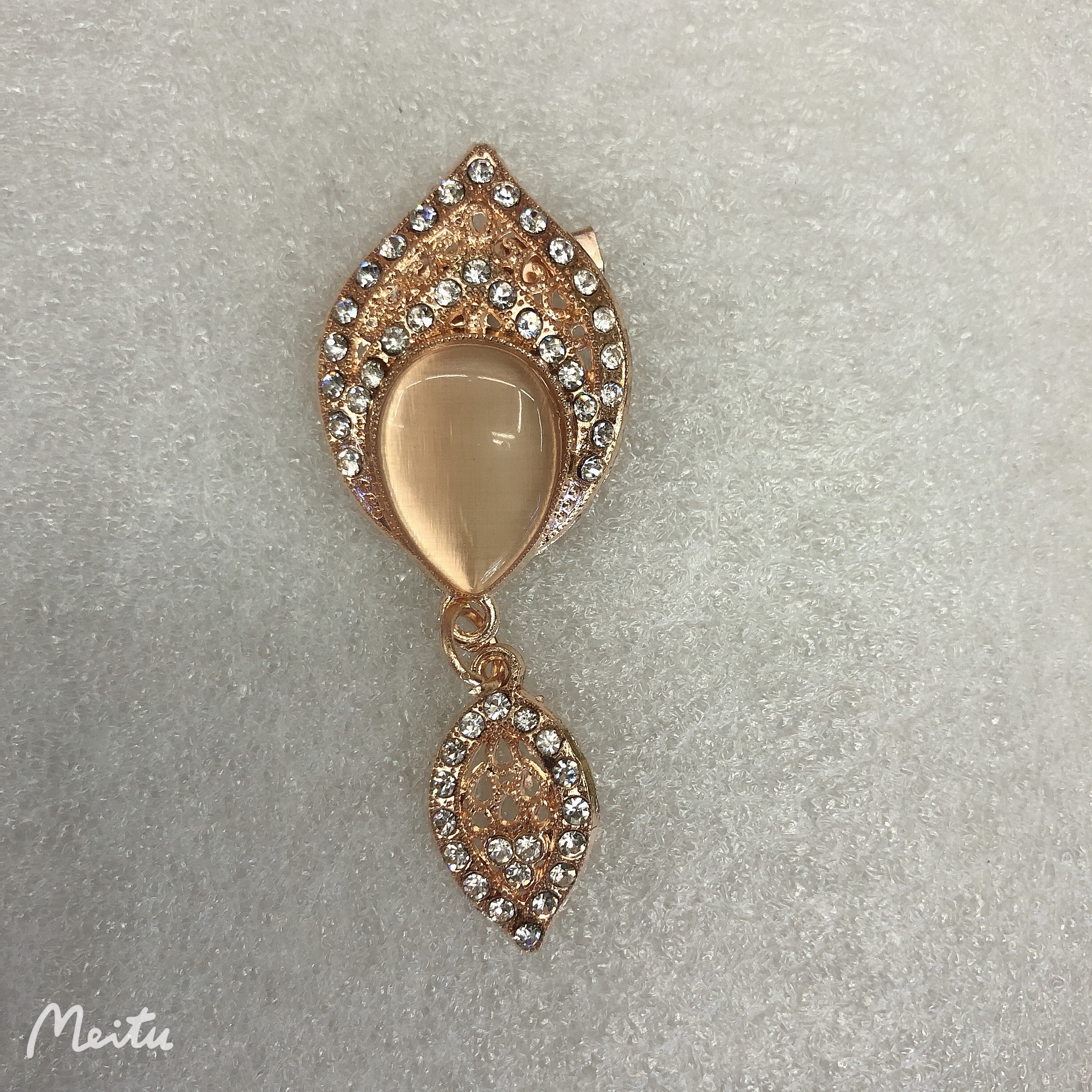 水滴猫眼胸针产品图