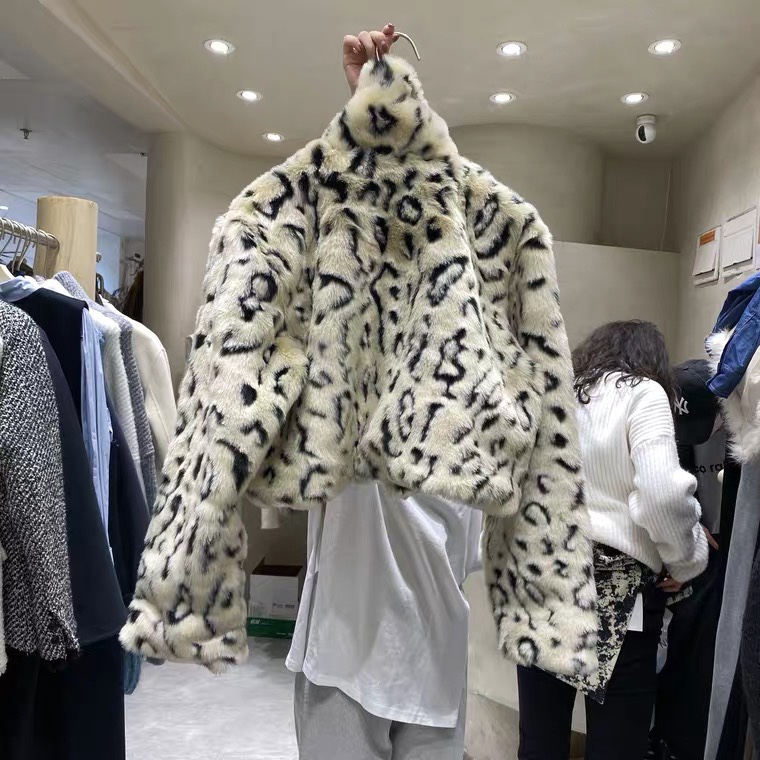 女式毛呢外套实物图