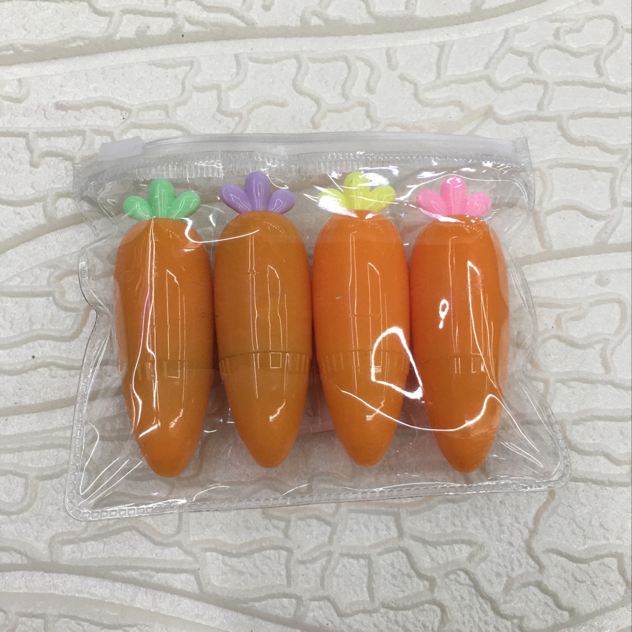 Carrot highlighters in 4 colors in 300 pieces thumbnail