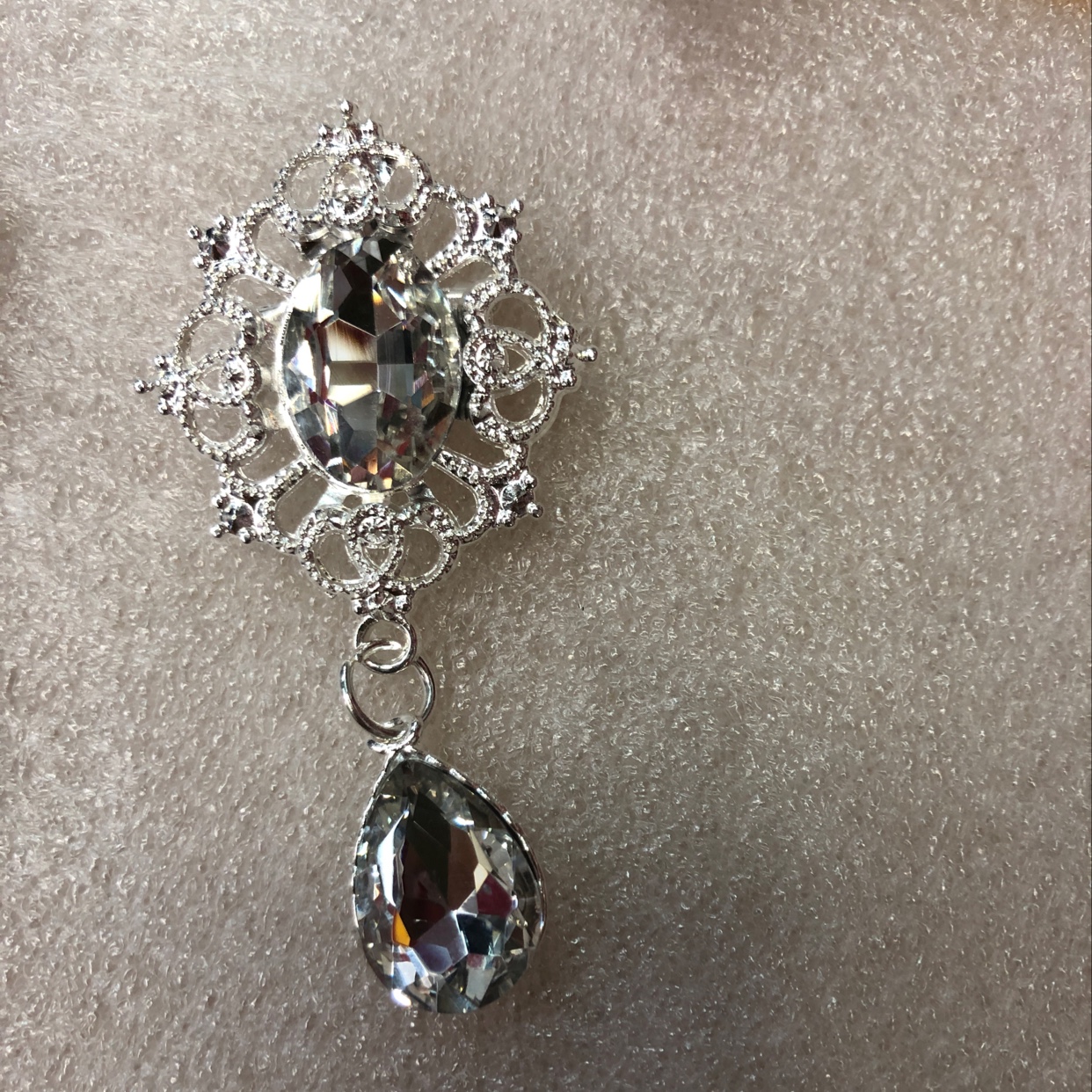 玻璃挂坠胸针细节图