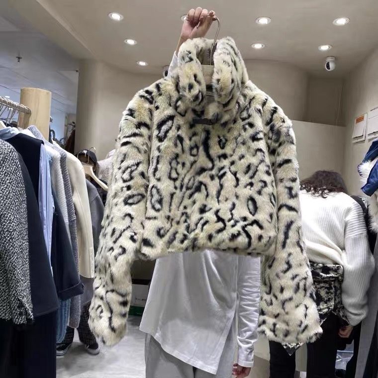 韩版毛毛外套产品图