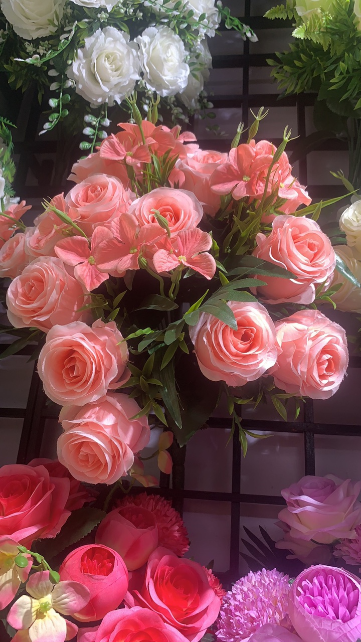 Thirty Heads Rose