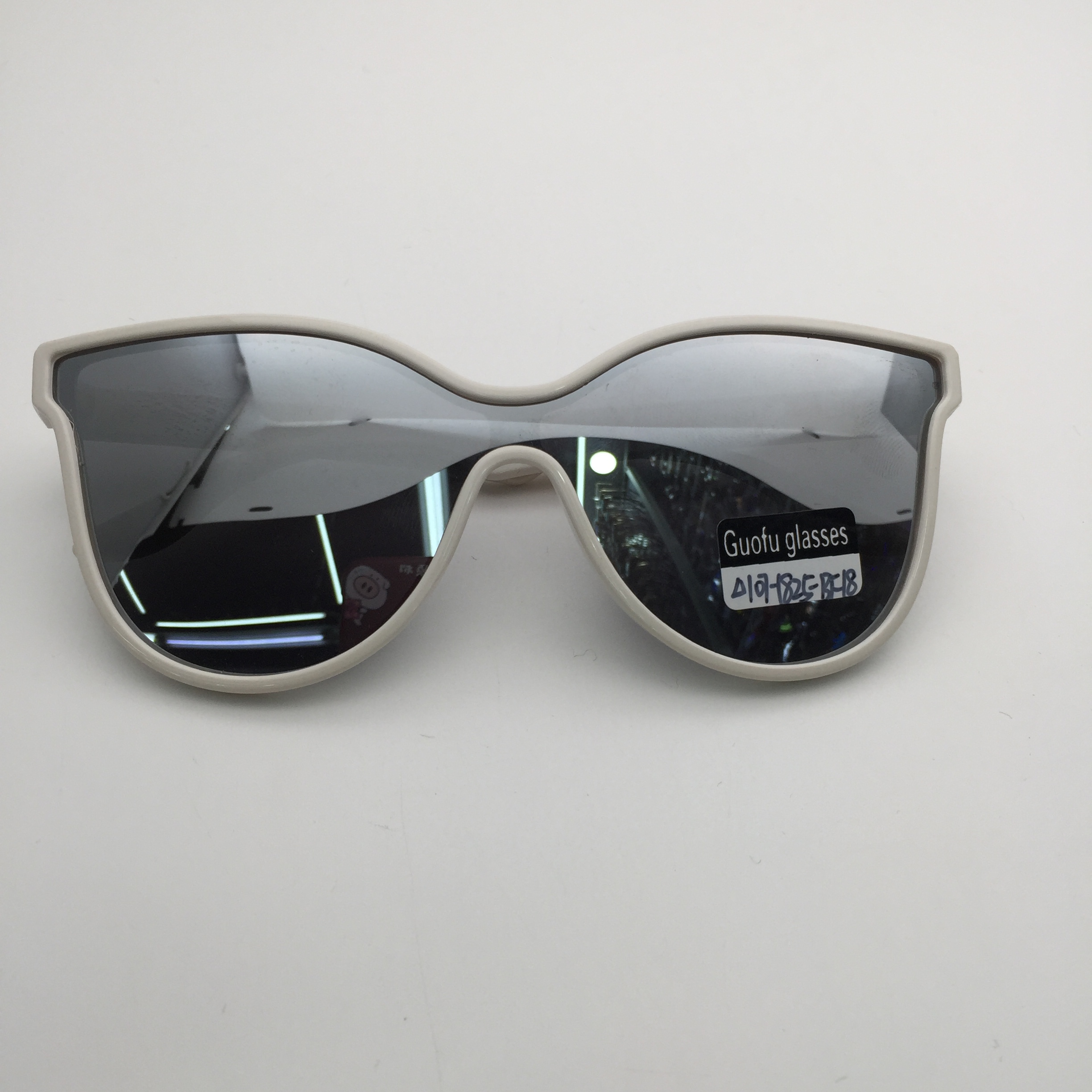 BF-18 children's sunglasses detail image 2