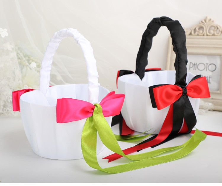 New European and American small flower baskets for wedding, flower girls scattering flowers, white hand-held small flower baskets, wedding supplies wholesale detail image 2