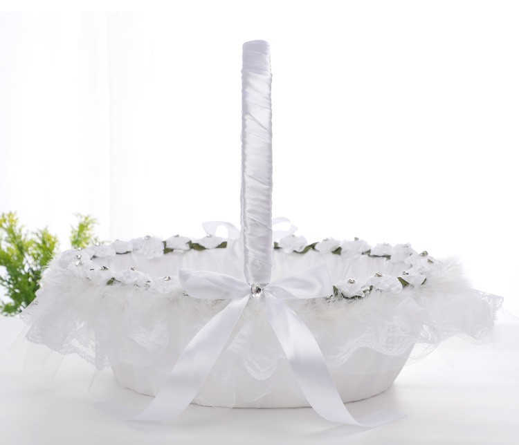 Wholesale of new Western-style small flower baskets, various creative small hand-held flower-scattering flower baskets, flower boy flower baskets, and wedding supplies detail image 3