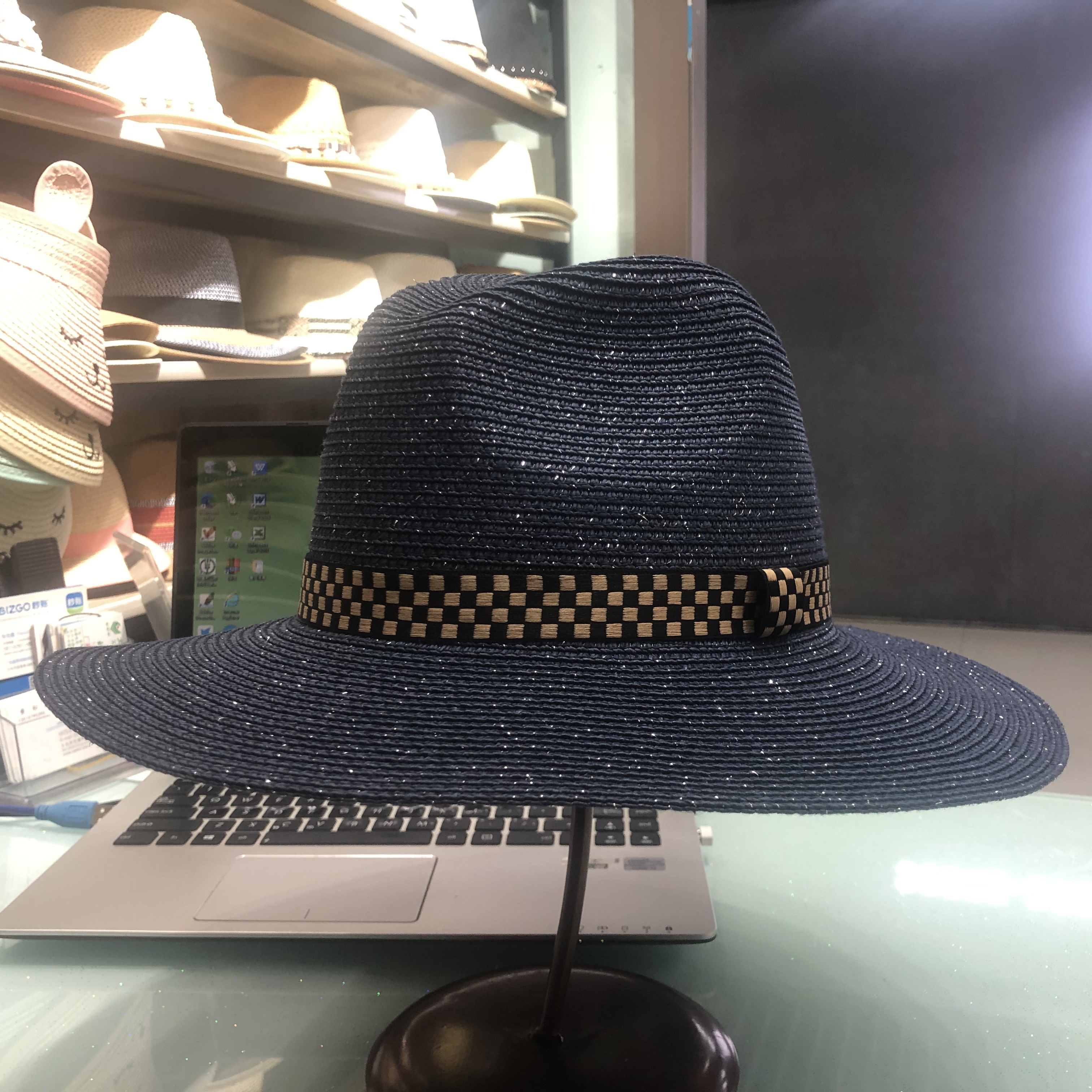Straw Hat Women's Summer Korean Version Of Sun Protection Beach Hat Men's Top Hat Application Scenario