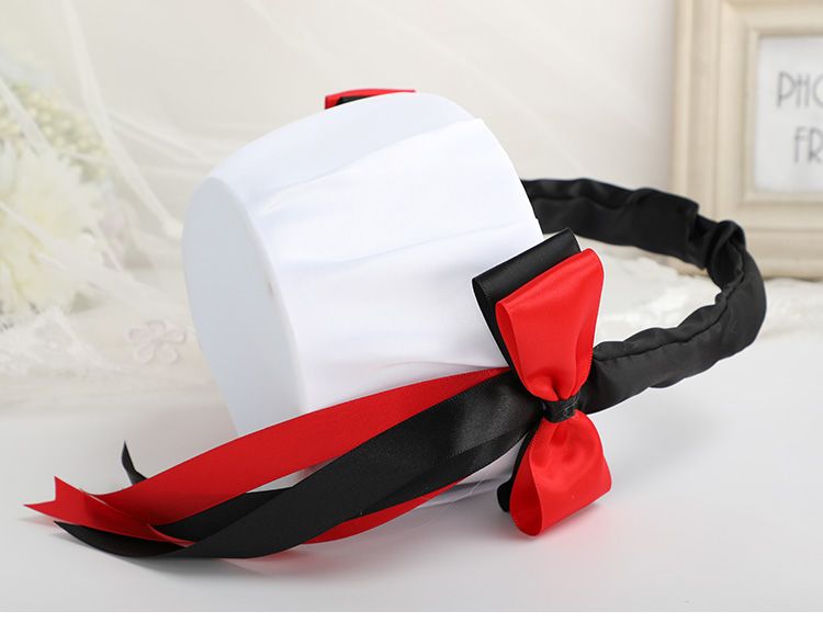 New European and American small flower baskets for wedding, flower girls scattering flowers, white hand-held small flower baskets, wedding supplies wholesale Application Scenario