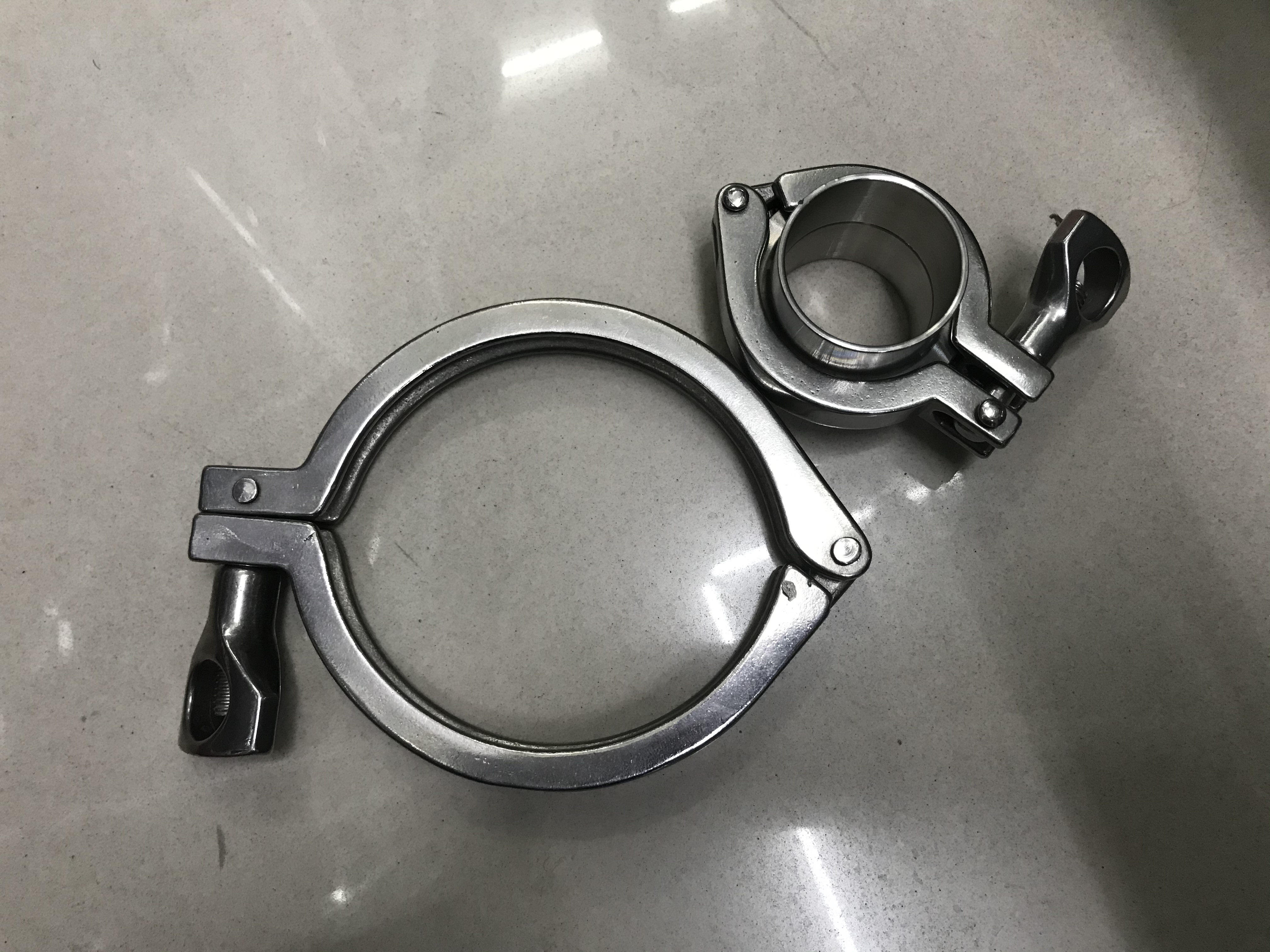 卡箍、抱箍实物图