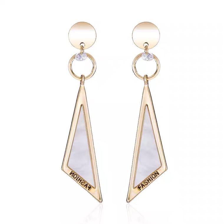Popular earring diamond