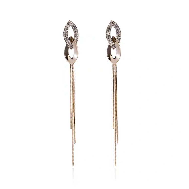 Long tassels for the ear strings