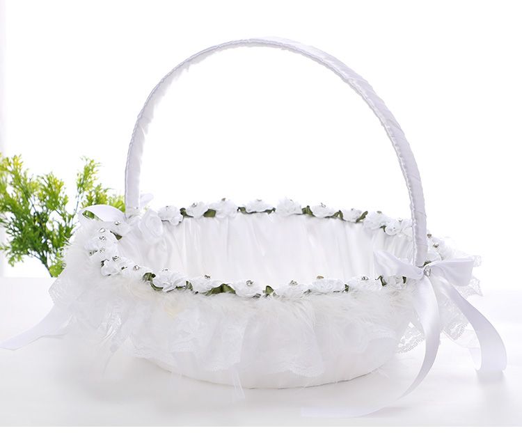 Wholesale of new Western-style small flower baskets, various creative small hand-held flower-scattering flower baskets, flower boy flower baskets, and wedding supplies