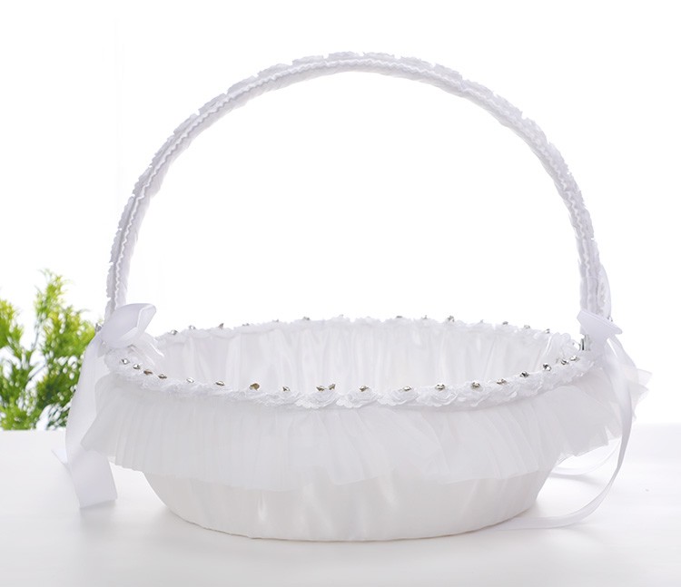 Wholesale of new Western-style small flower baskets, various creative small hand-held flower-scattering flower baskets, flower boy flower baskets, and wedding supplies detail image 2