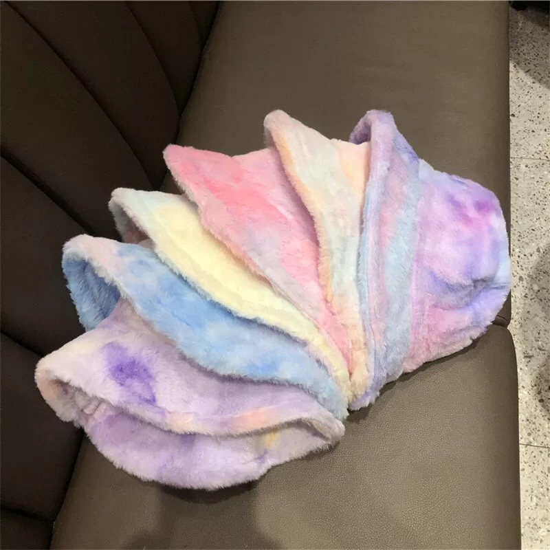 Tie-dye bucket hats thumbnail
