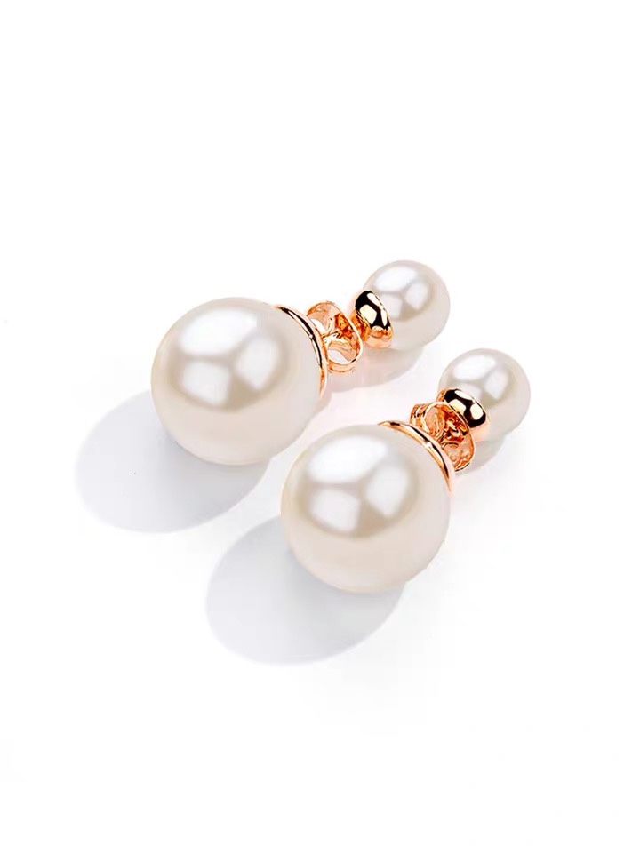 Double-headed pearl