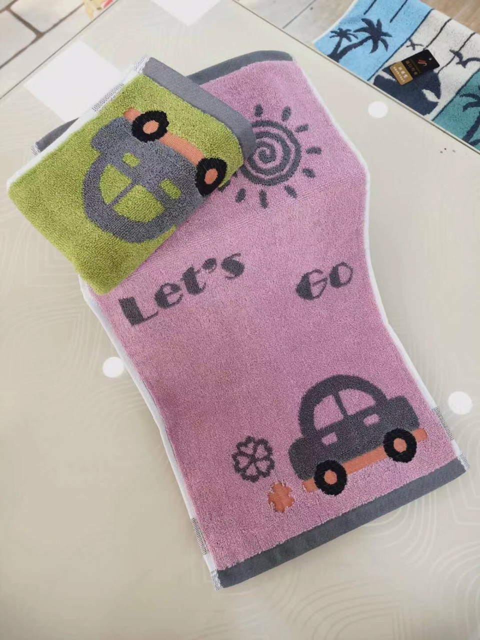 Jacquard towel for a car