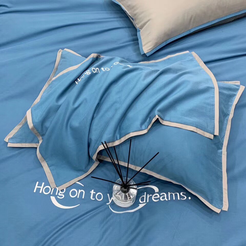 80 doble cara nublado boutique bordado conjunto de cuatro piezas ropa de cama textiles para el hogar edredón undefined