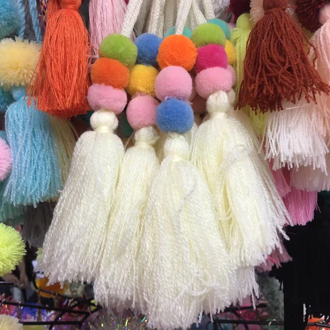 Fringed hairball detail image 4