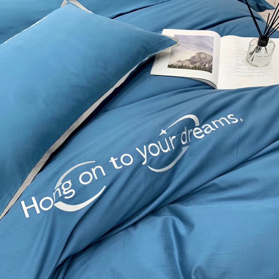 80 doble cara nublado boutique bordado conjunto de cuatro piezas ropa de cama textiles para el hogar edredón undefined
