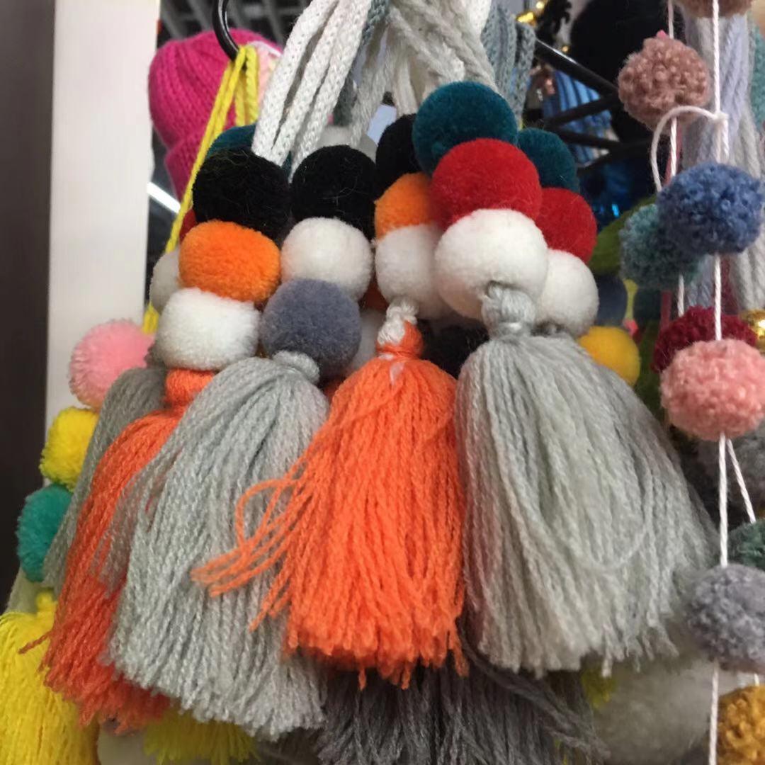 Fringed hairball detail image 3