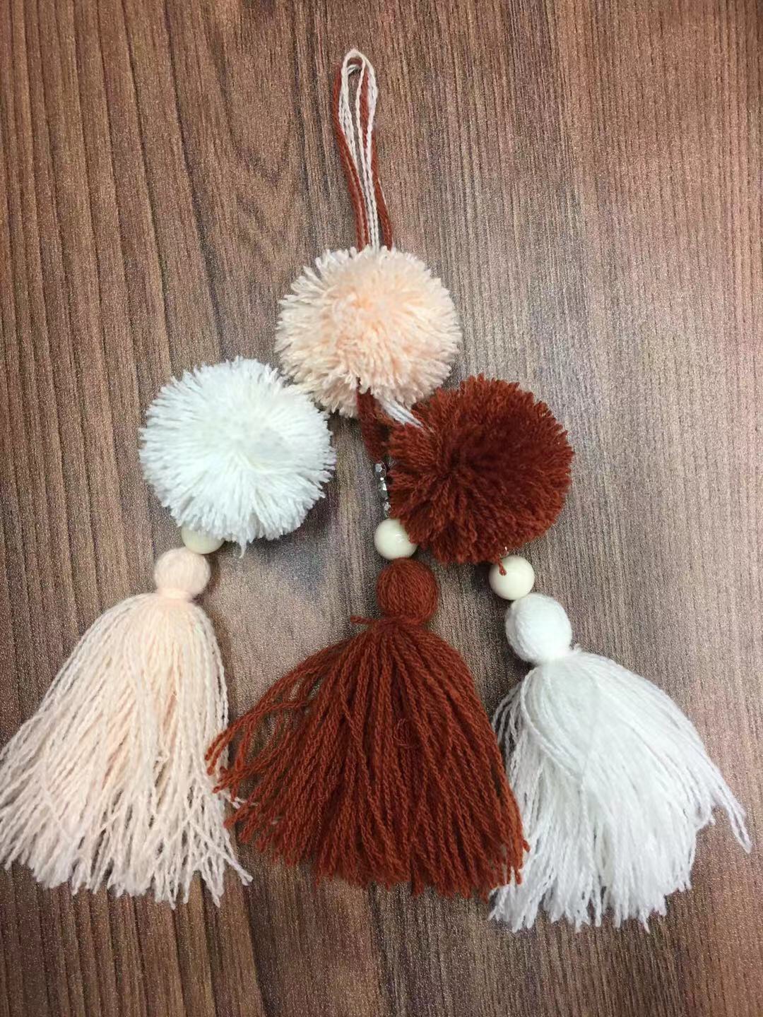 Fringed hairball detail image 2