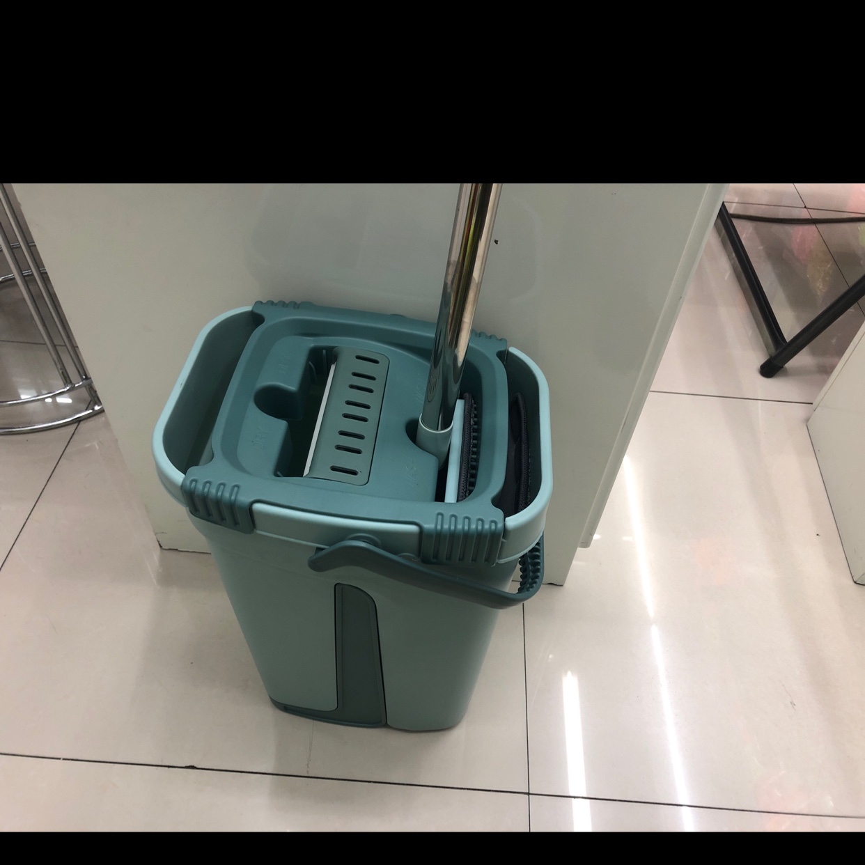 A Scraping Mop