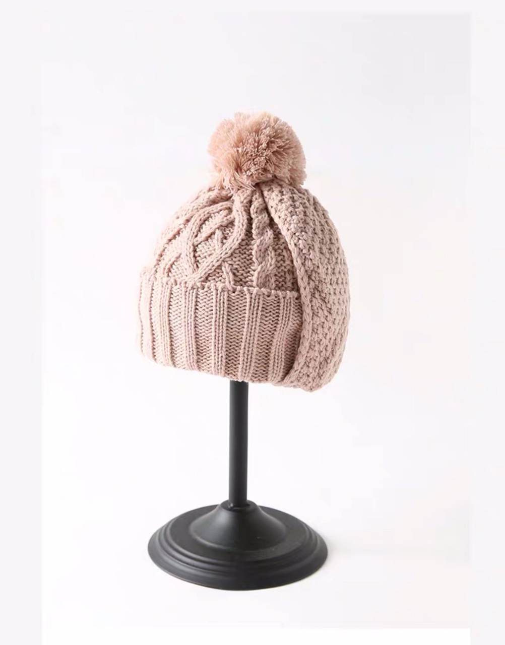 MAO MAO Hat Industry's thickened woolen hat is a fashionable knitted hat that keeps you warm in winter
