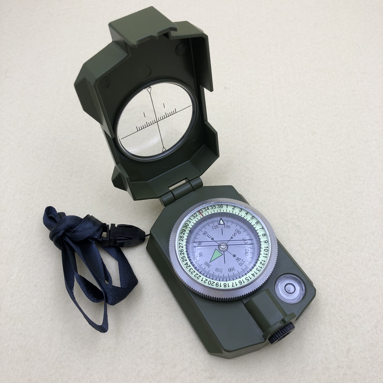 S - 100 a compass thumbnail