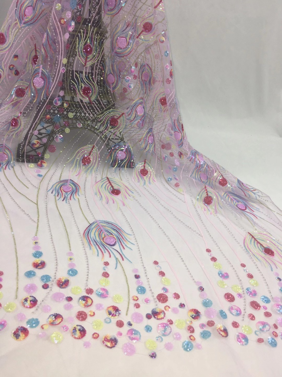 刺绣亮片面料婚纱礼服