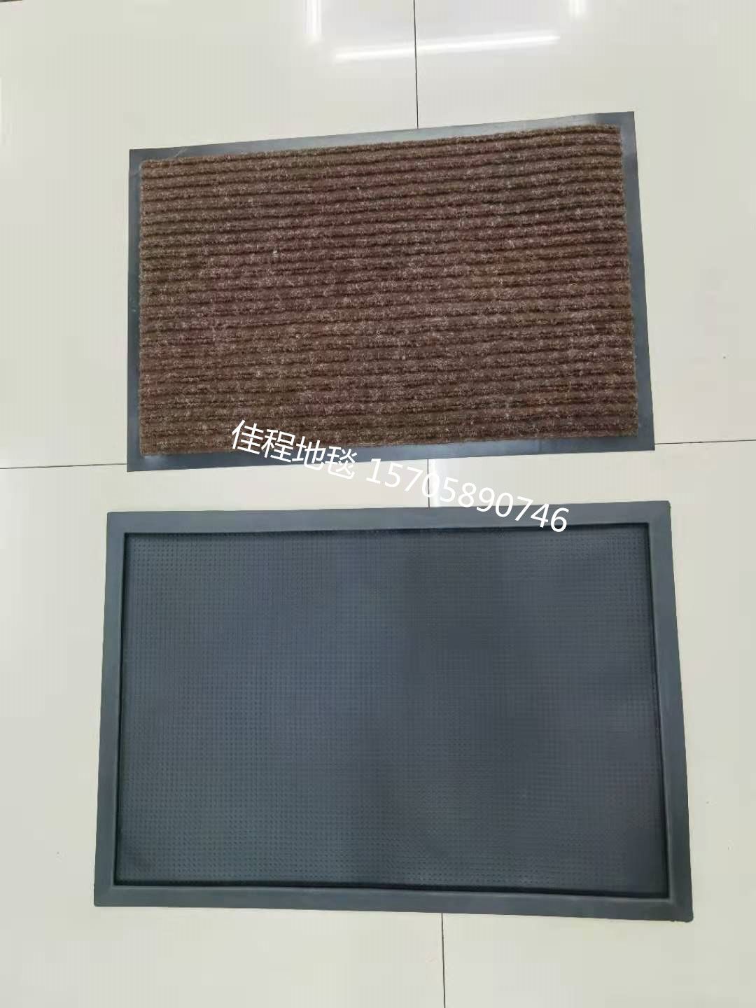 The size of the black pvc floor mat, disinfection mat, door mat, household mat and pvc foot mat is 42*62cm full figure