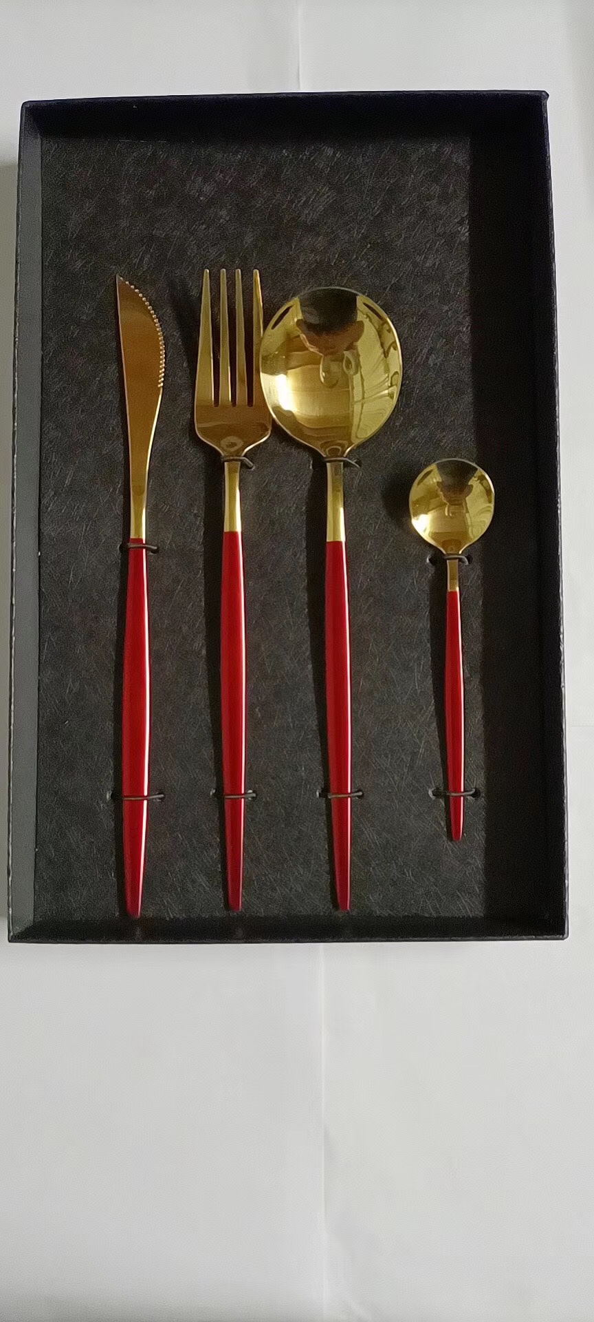 Bright Portuguese Knife, Fork And Spoon, Small Spoon, Four-Piece Set full figure