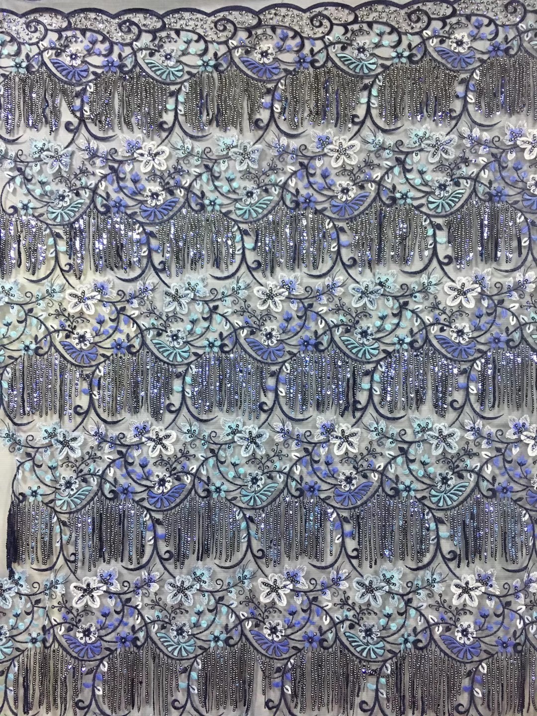 亮片刺绣婚纱面料柔软细节图