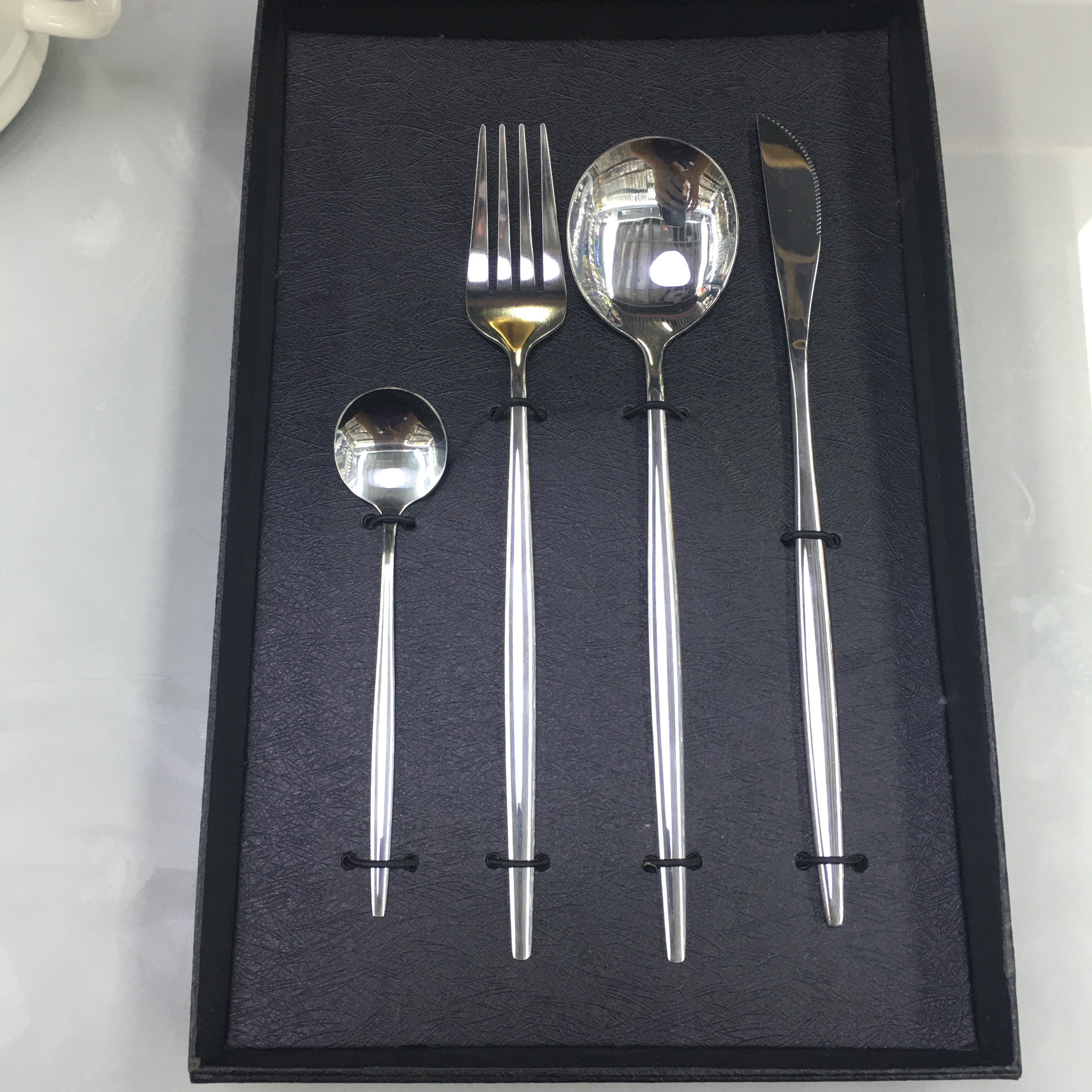 Bright Portuguese Knife, Fork And Spoon, Small Spoon, Four-Piece Set details Picture