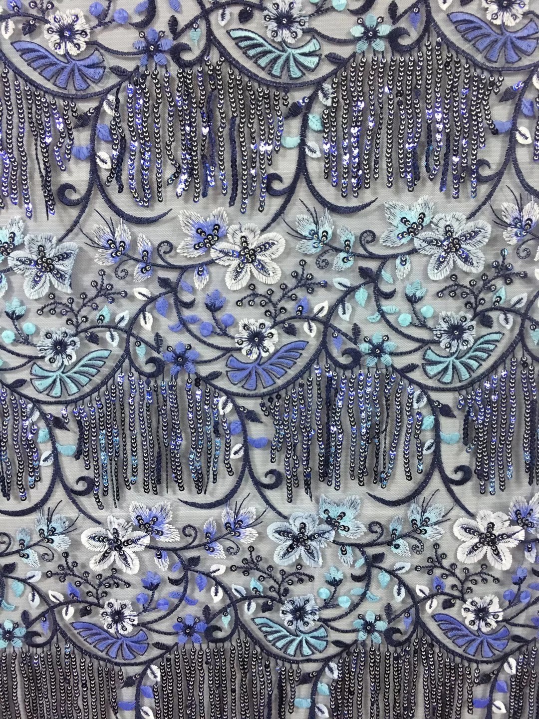 亮片刺绣婚纱面料柔软产品图