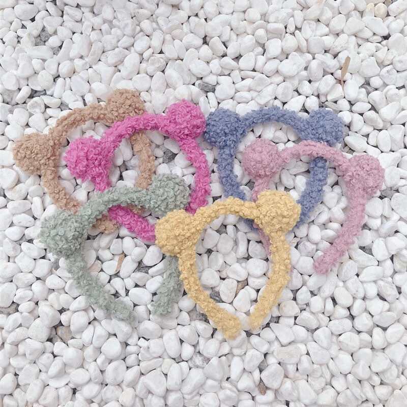 Korean-style cute lamb and bear hair bands, the same fashionable headwear and hair clips as those on Internet celebrities, are sold at overseas stalls Specification image