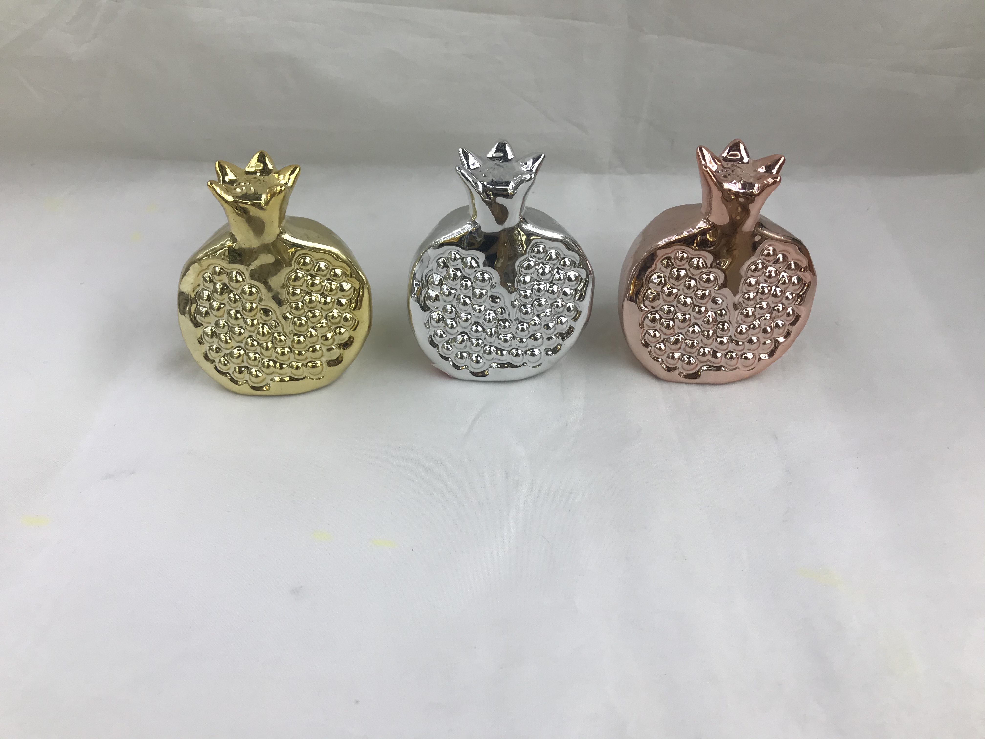 Ceramic electroplated fruit ornaments, pomegranate ornaments, pear ornaments, apple ornaments detail image 1