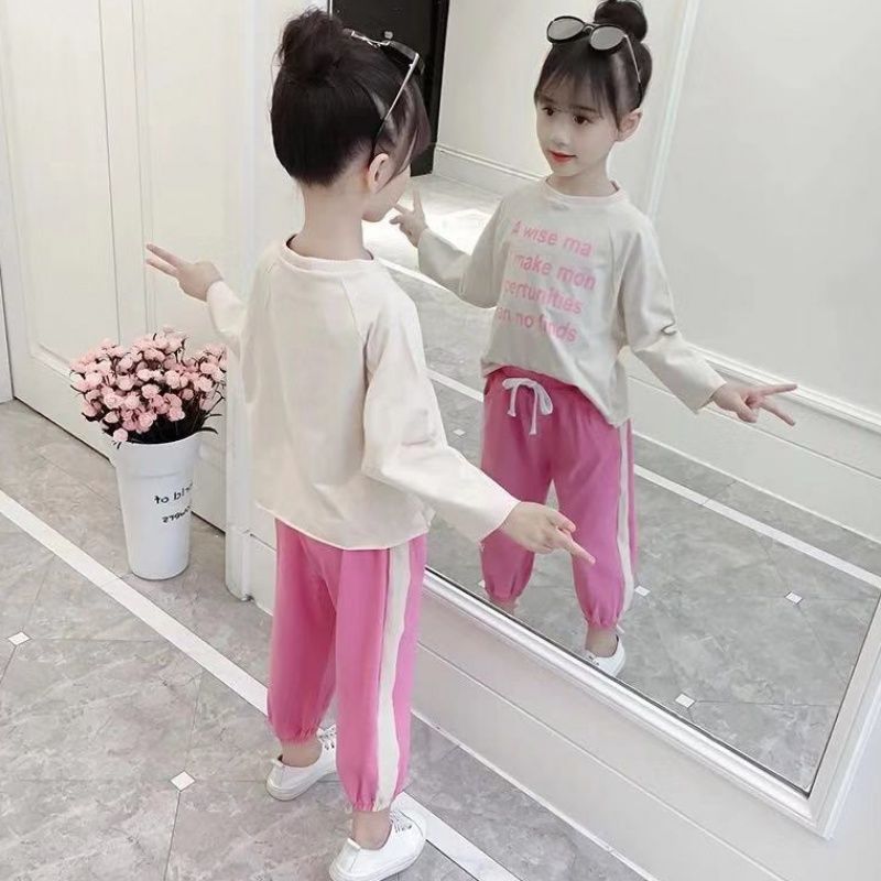 The 2020 new spring clothing set for girls is trendy and stylish. It's a two-piece sporty and fashionable set for girls in spring and autumn Item Picture