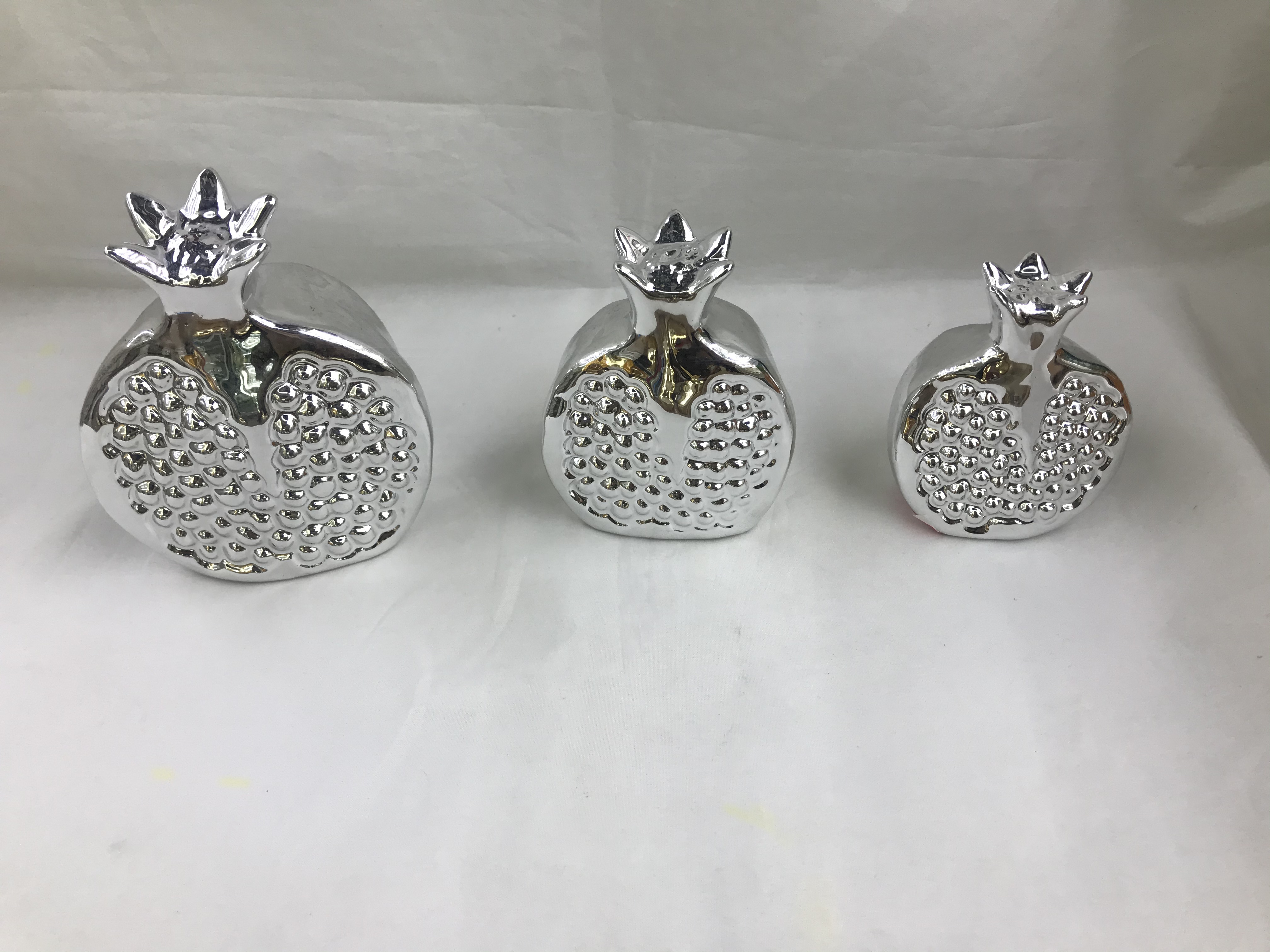 Ceramic electroplated fruit ornaments, pomegranate ornaments, pear ornaments, apple ornaments detail image 2