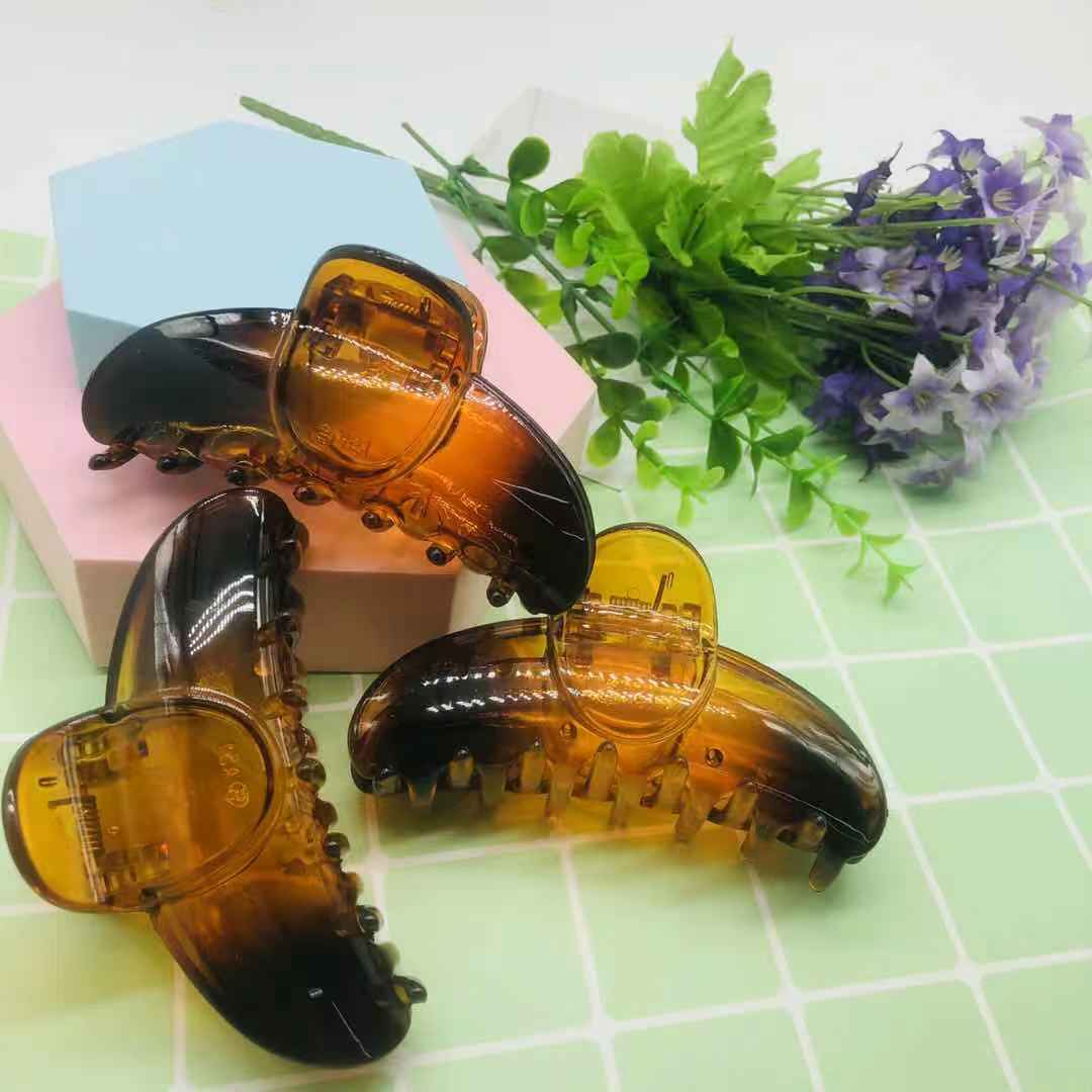 Amber claw