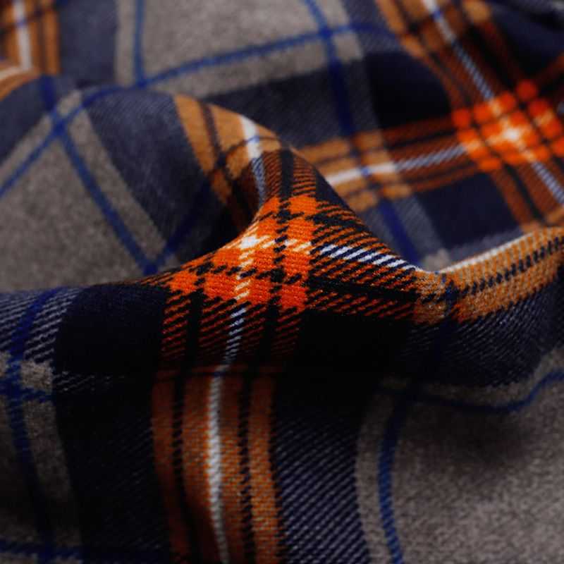 Wholesale long-sleeved new men's warm shirts for autumn and winter, Korean-style fitted, fleece and thickened checked shirts for middle-aged and elderly people undefined