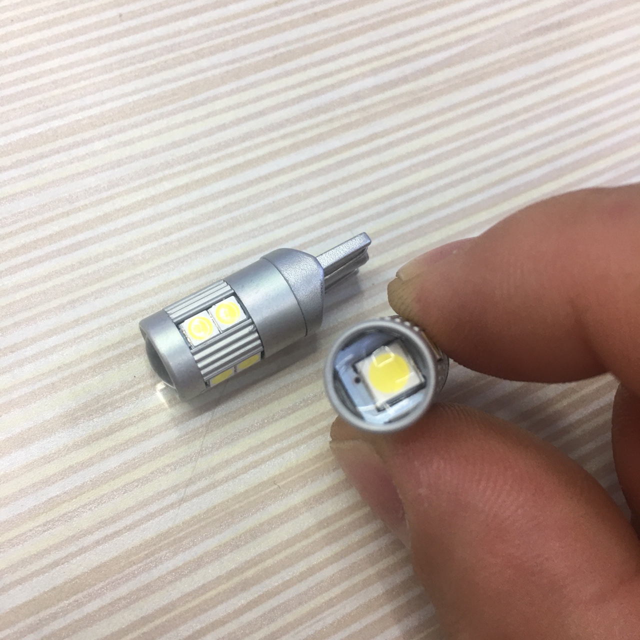 Automotive LED width indicator lights, ultra-bright lens license plate lights, 12V and 24V wide-voltage universal driving lights, 5W ultra-bright full figure